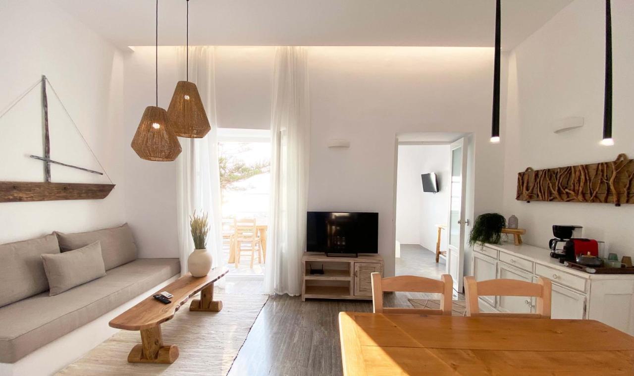 Lyra Seafront Apartment , Paroikia Town Center Buitenkant foto