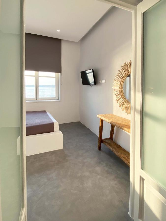 Lyra Seafront Apartment , Paroikia Town Center Buitenkant foto