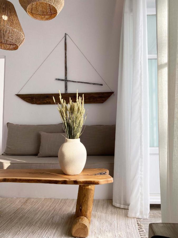 Lyra Seafront Apartment , Paroikia Town Center Buitenkant foto